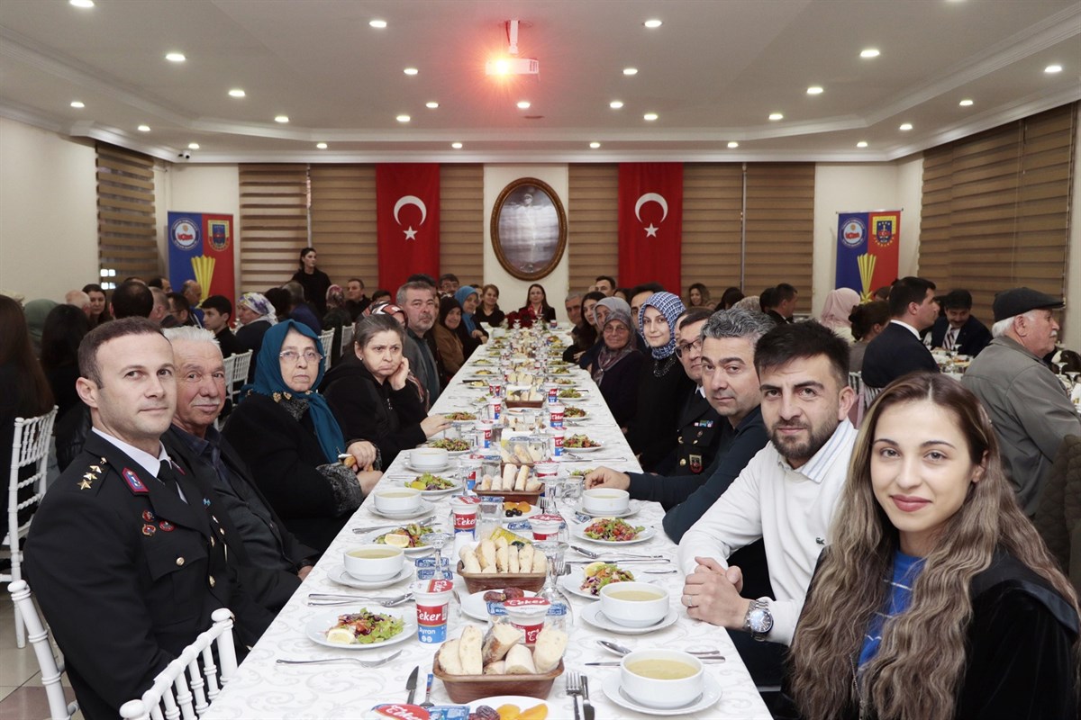 5 Mart 2025 tarihinde aziz şehitlerimizin Bartın ilinde ikamet eden kıymetli ailelerine yönelik iftar yemeği faaliyeti icra edilmiştir.